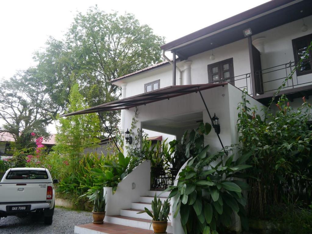Basaga Holiday Residences Kuching Eksteriør billede