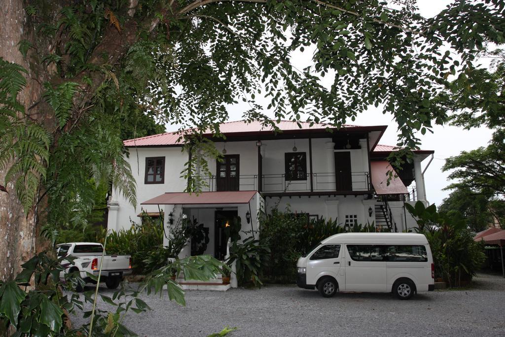 Basaga Holiday Residences Kuching Eksteriør billede